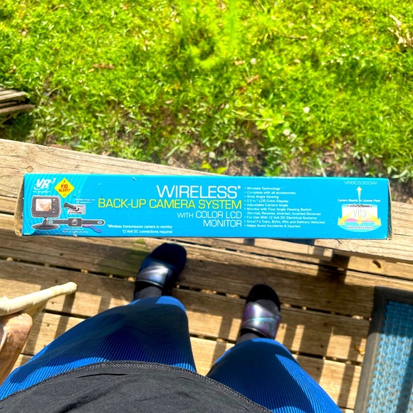 Wireless Back Up Camera System with Color LCD Monitor - Picture 2 of 4